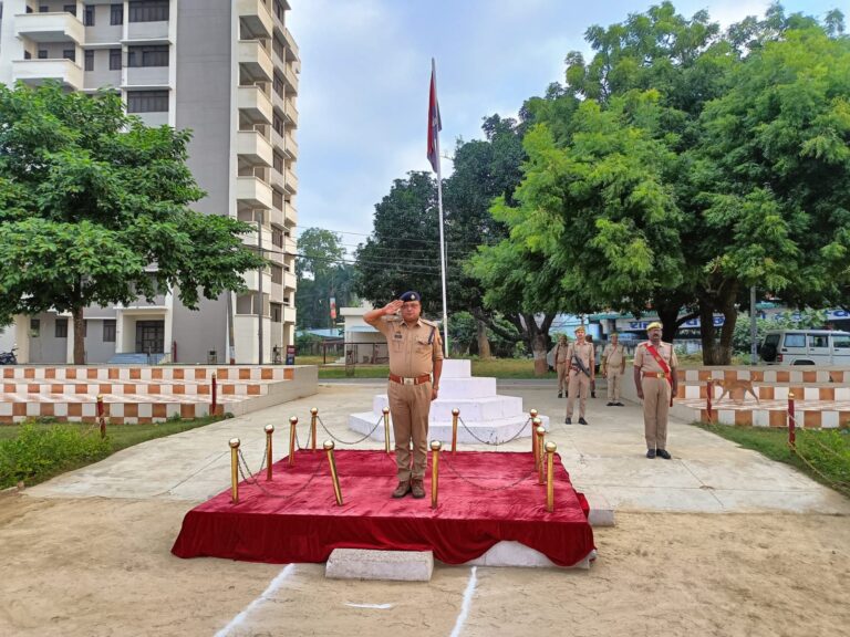 पुलिस लाइन सुलतानपुर में निरीक्षण कर दिए गए आवश्यक निर्देश