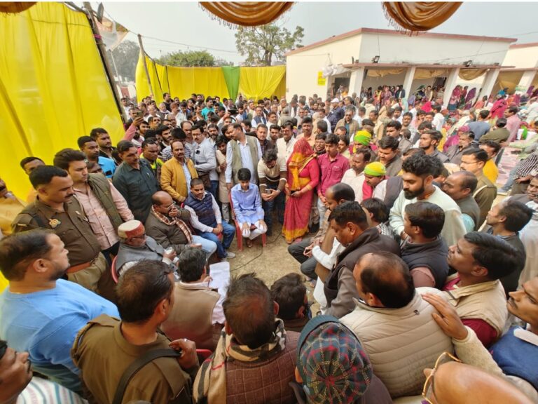 बाबा चैरिटेबल एंड वेलफेयर ट्रस्ट द्वारा  निःशुल्क नेत्र चिकित्सा शिविर का हुआ आयोजन