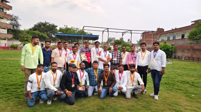 हिंदी पत्रकारिता दिवस पर पत्रकार सम्मान समारोह का हुआ आयोजन