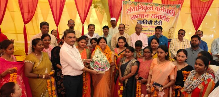 सेवानिवृत्त सम्मान समारोह में ब्लॉक के सभी पत्रकारों को किया गया सम्मानित