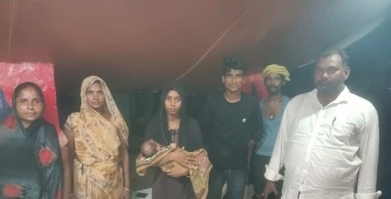पति द्वारा ले जाई गई बच्ची को माता को सौंपा